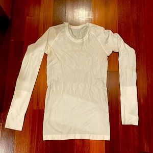 Lululemon training athletic long sleeve size 2